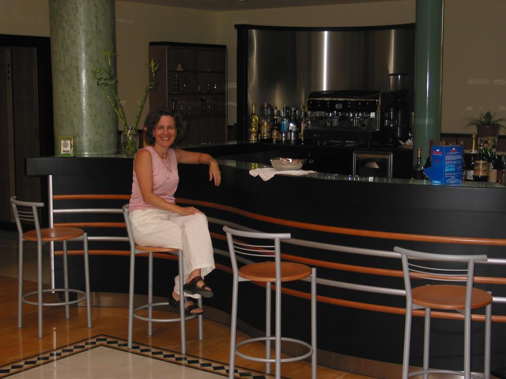 D.g. Garden Hotel